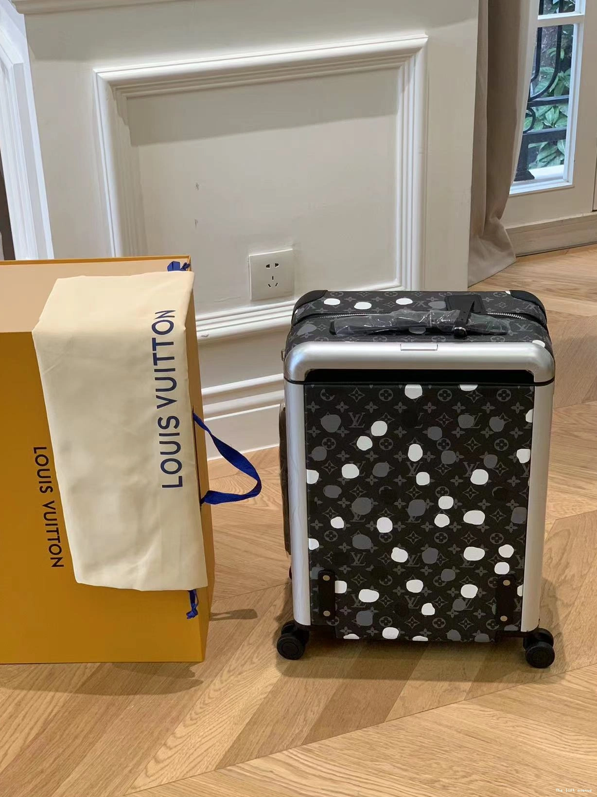 YAYOI CABIN 55 HORIZON 37L POLKADOT SUITCASE CUSTOM 0819